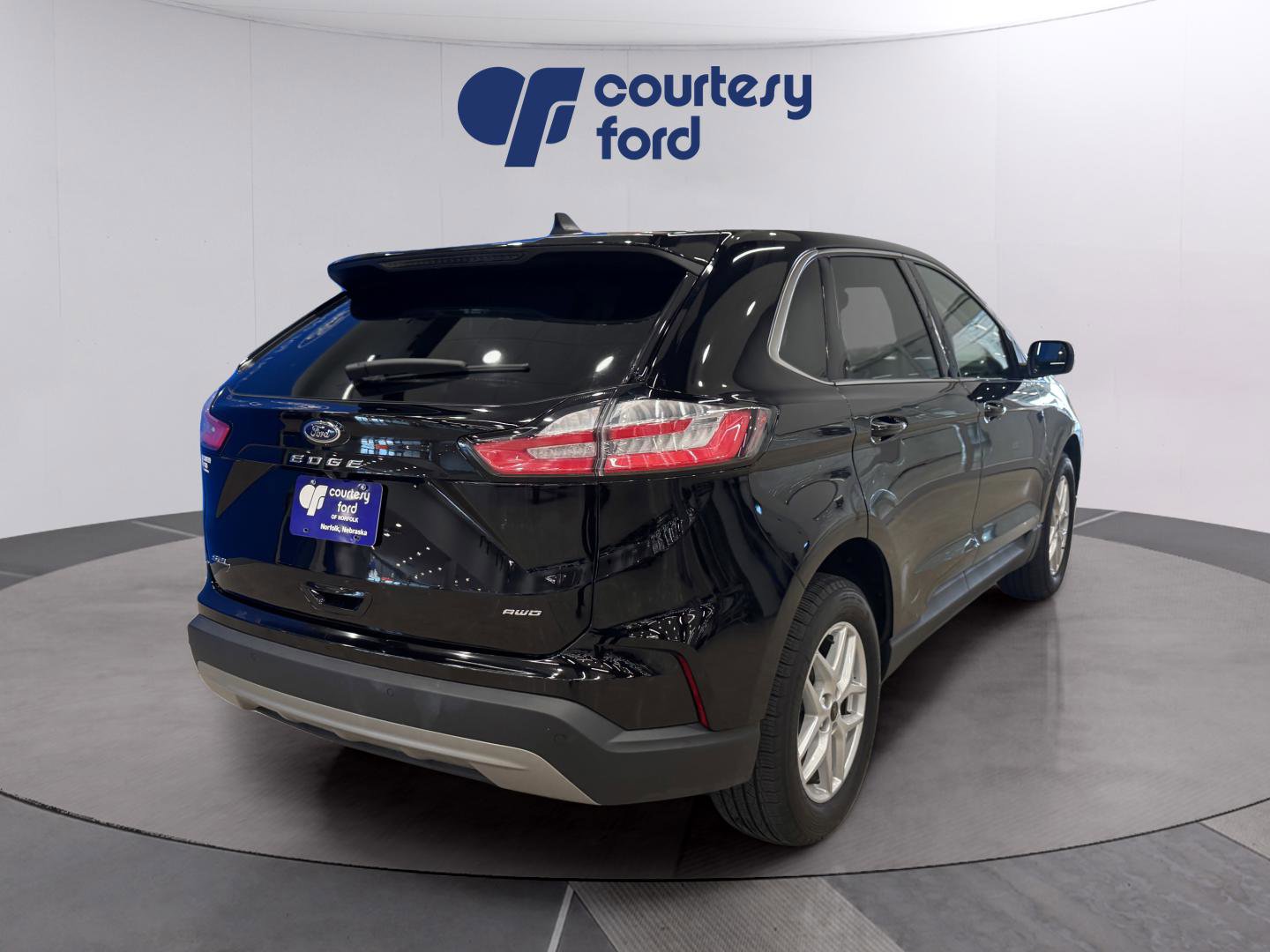 Used 2024 Ford Edge SEL image 7