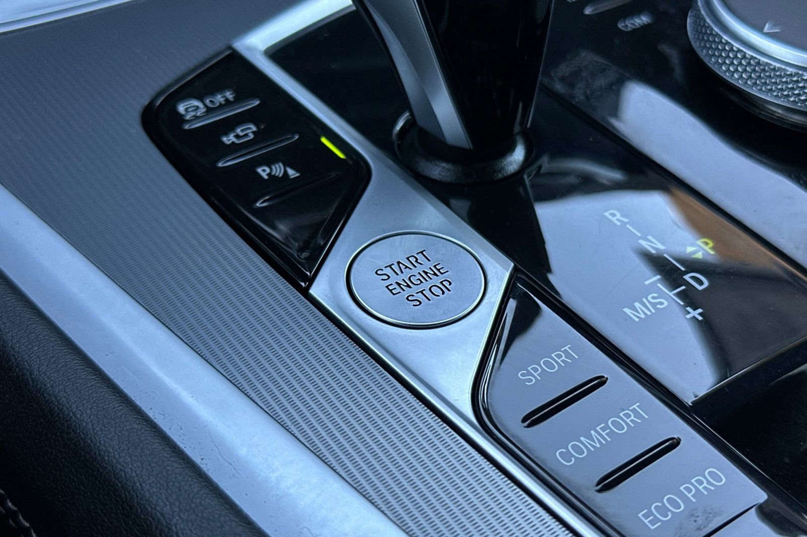 Used 2023 BMW X6 xDrive40i w/ Premium Package image 22