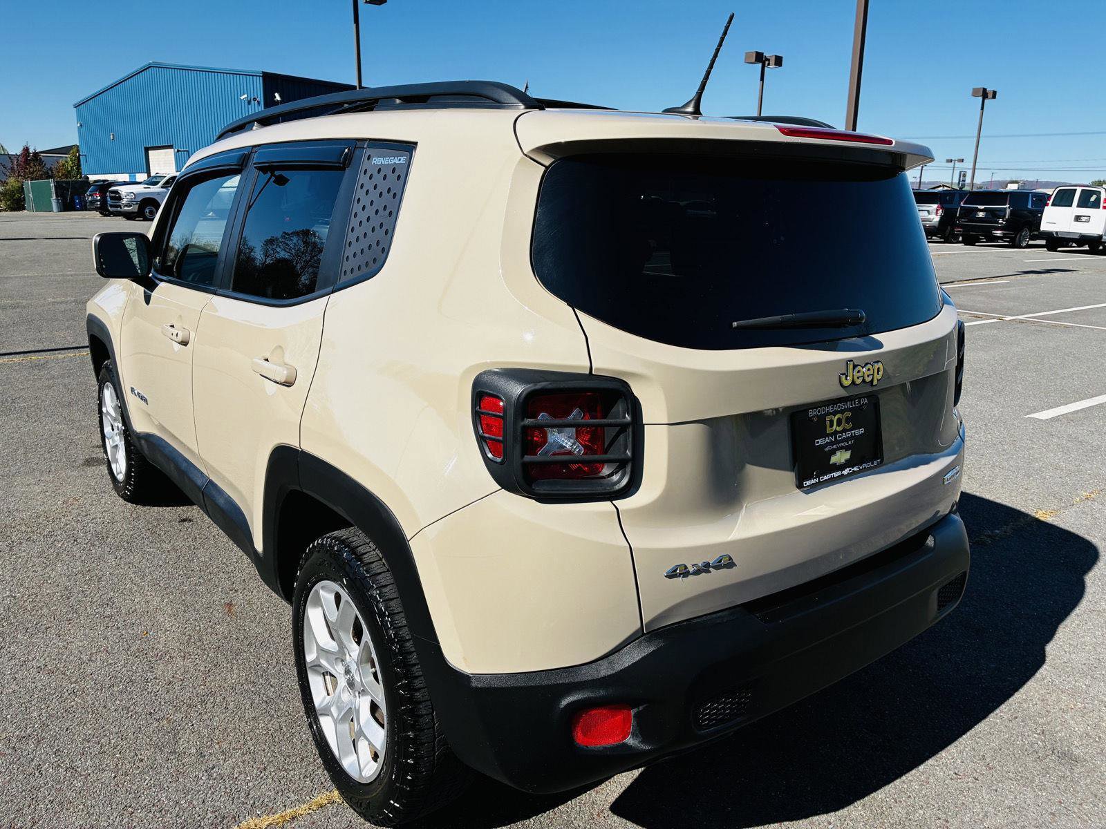 Used 2016 Jeep Renegade Latitude image 5