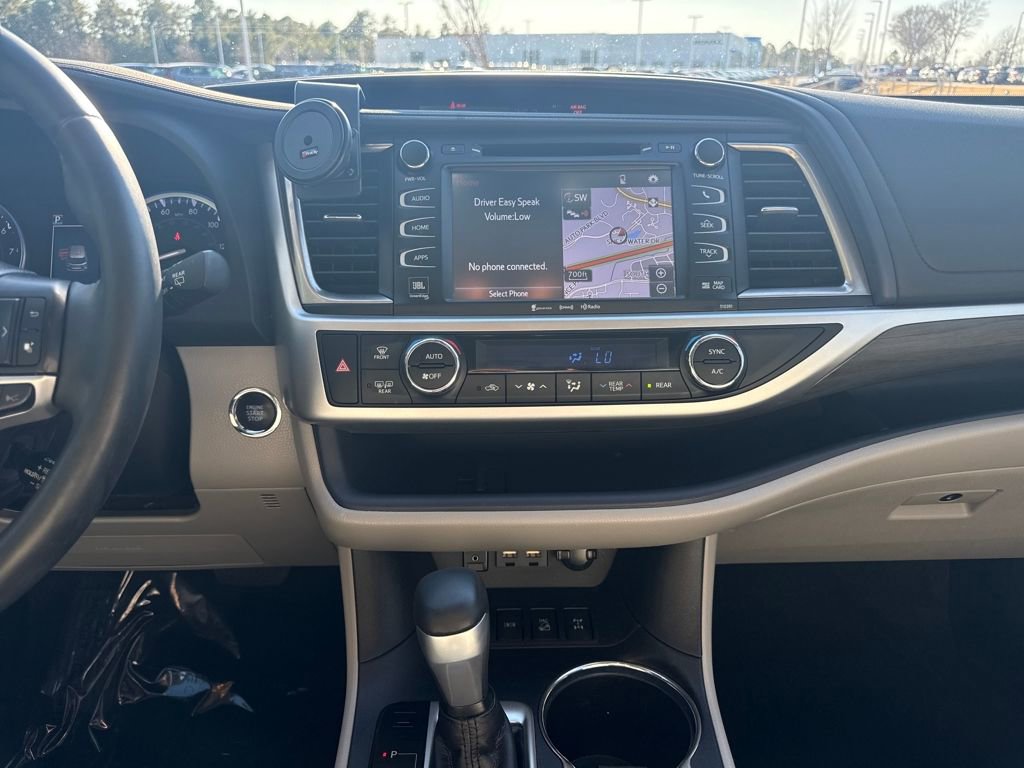 Used 2019 Toyota Highlander Limited image 17