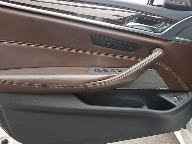 Used 2019 BMW 540i w/ M Sport Package RWD image 11