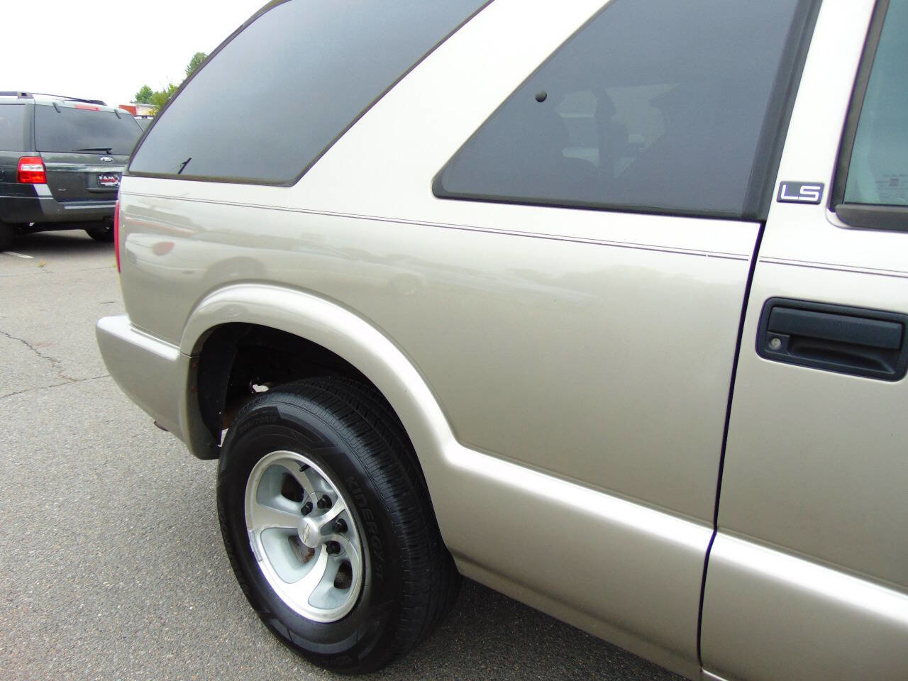 Used 2002 Chevrolet Blazer LS w/ Preferred Equipment Group image 39