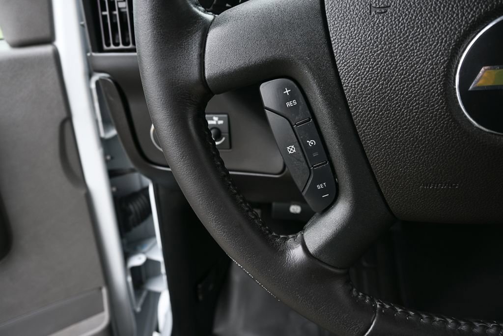 Used 2022 Chevrolet Express 2500 w/ Driver Convenience Package image 10