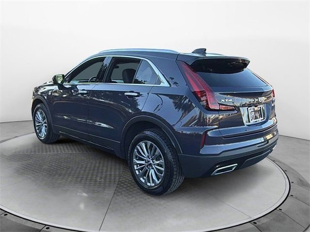 Used 2025 Cadillac XT4 Premium Luxury image 5