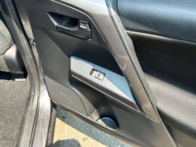 Used 2018 Toyota RAV4 LE w/ All Weather Liner Package AWD/4WD image 41
