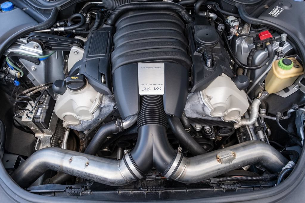 Used 2016 Porsche Panamera RWD image 41