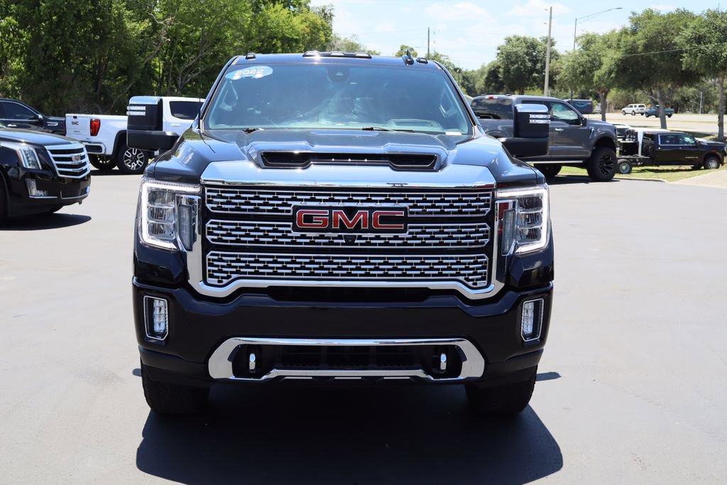 Used 2022 GMC Sierra 2500 Denali w/ Denali Black Diamond Edition AWD/4WD image 4