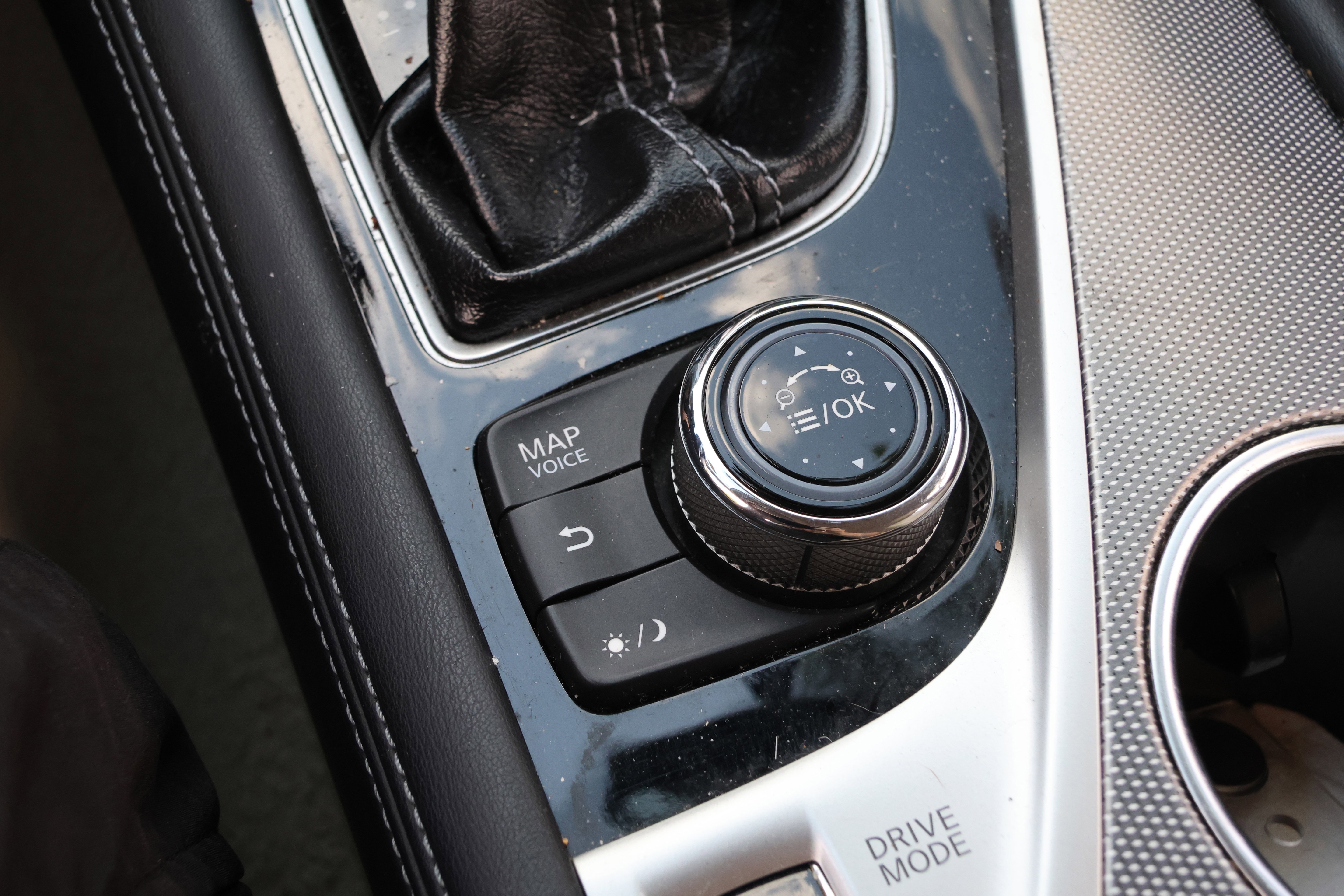 Used 2014 INFINITI Q50 Premium w/ Navigation Package RWD image 27