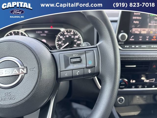 Used 2022 Nissan Rogue SV image 22