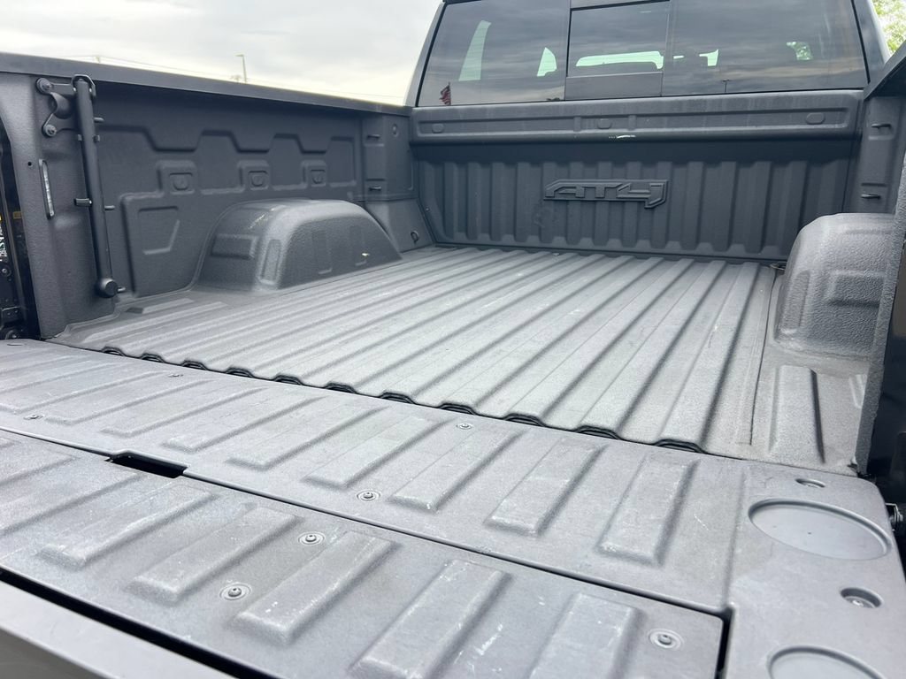 Used 2022 GMC Sierra 1500 AT4 w/ AT4 Preferred Package AWD/4WD image 12