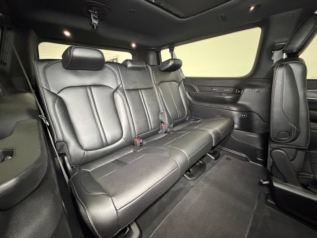New 2026 Jeep Grand Wagoneer L Limited AWD/4WD image 9