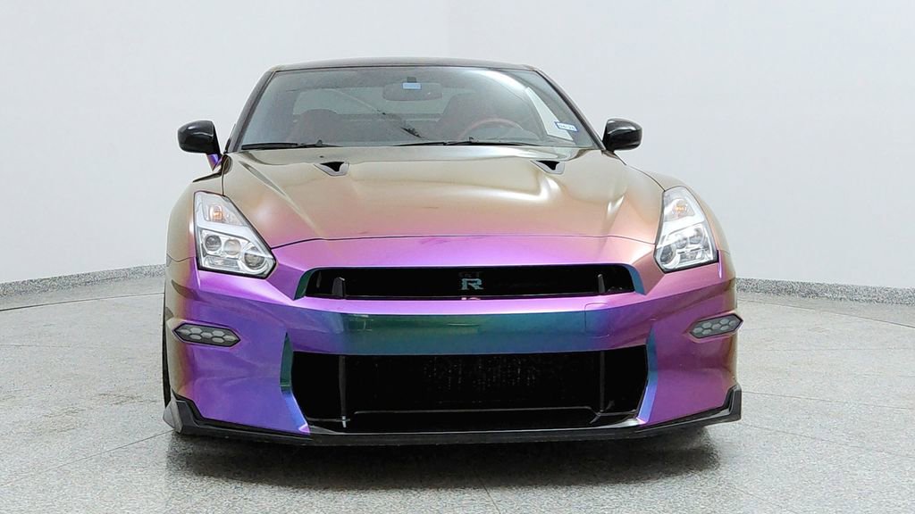 Used 2024 Nissan GT-R Premium w/ Premium Interior Package image 8