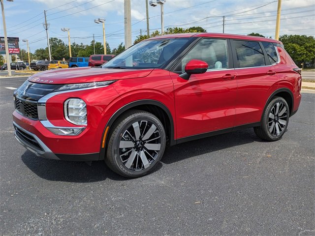 New 2025 Mitsubishi Outlander SE image 2