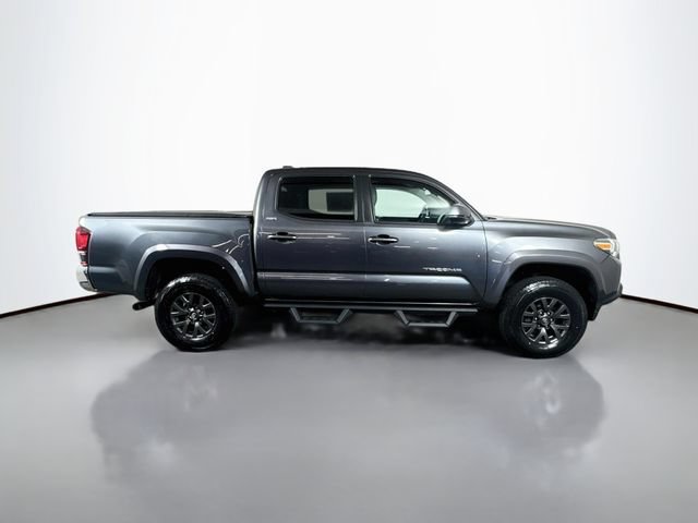 Used 2021 Toyota Tacoma SR5 AWD/4WD image 9