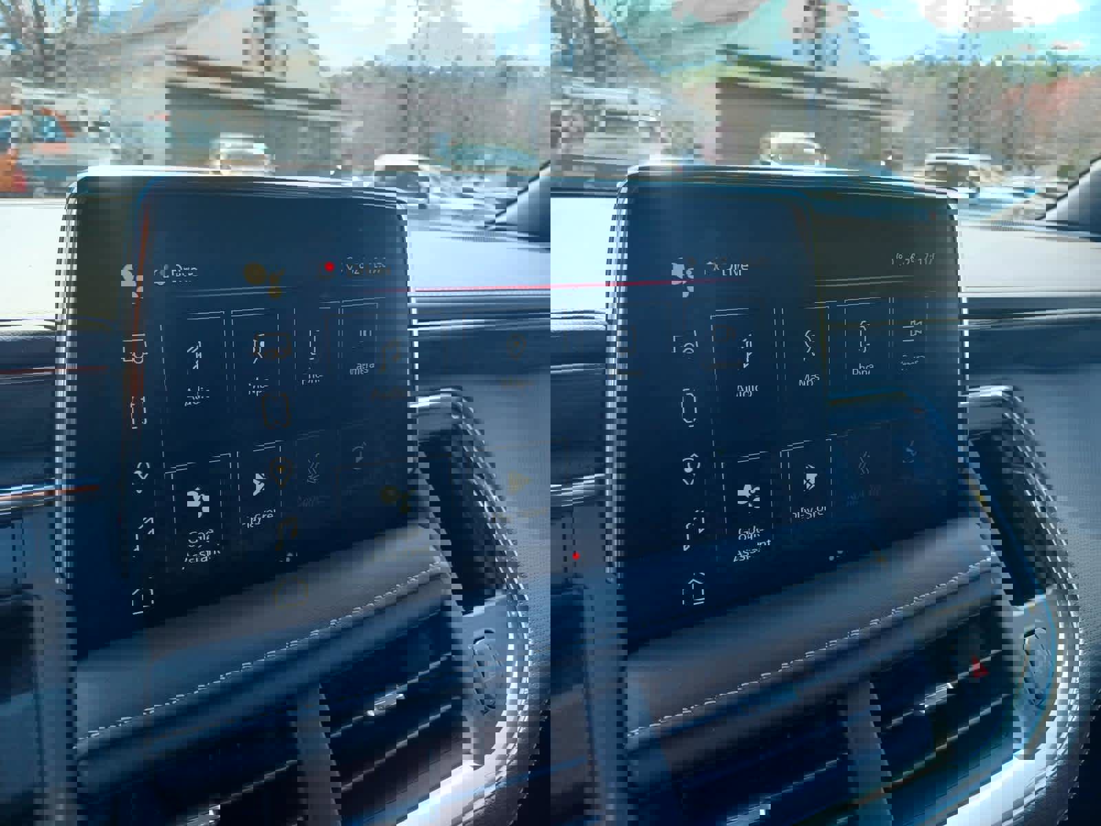 Used 2023 GMC Yukon XL SLT image 11