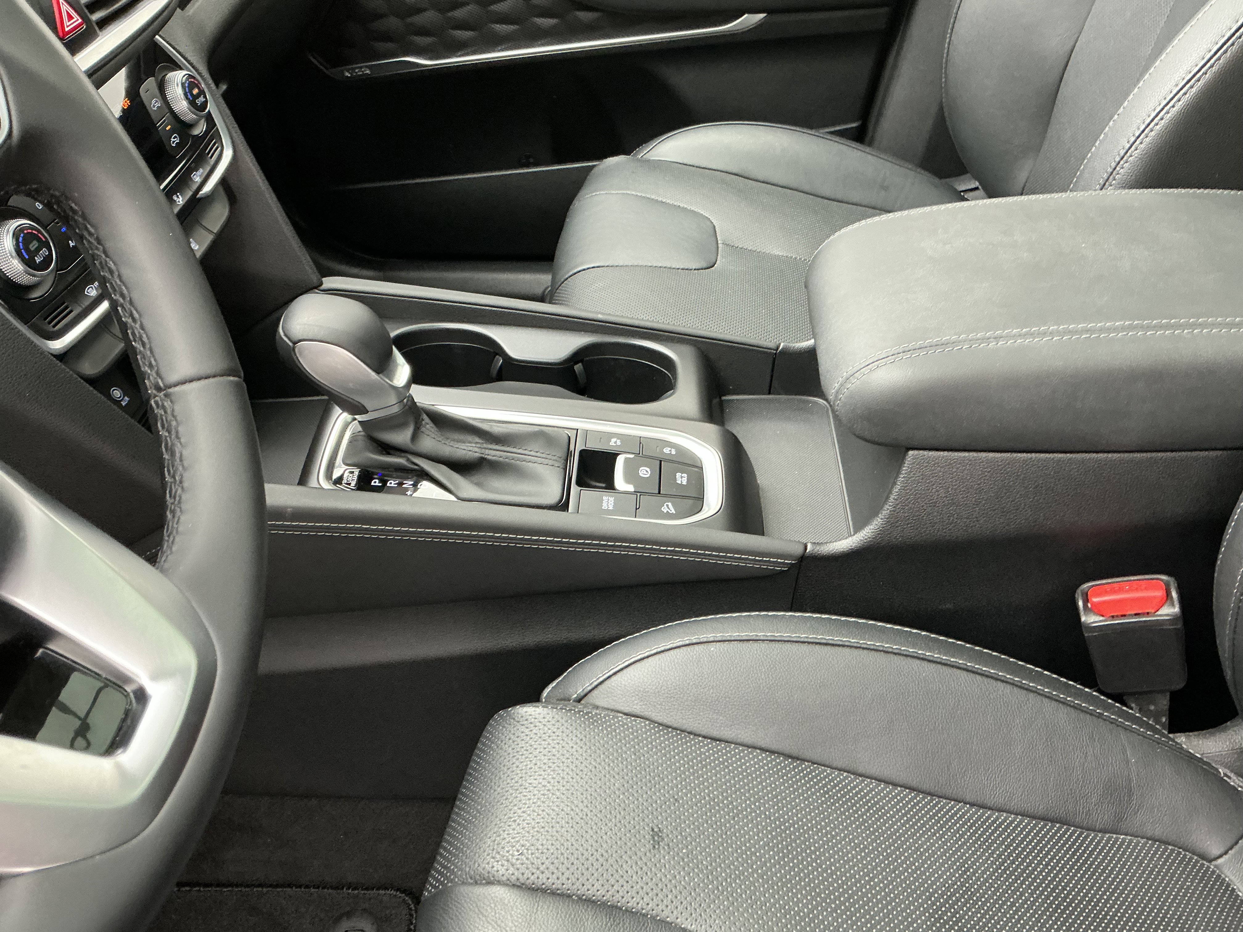 Used 2019 Hyundai Santa Fe Limited image 14