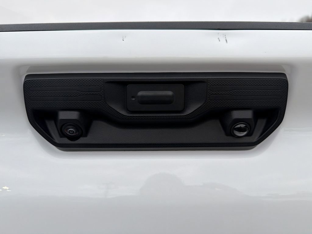 Used 2025 Chevrolet Silverado 2500 LT w/ Convenience Package image 35