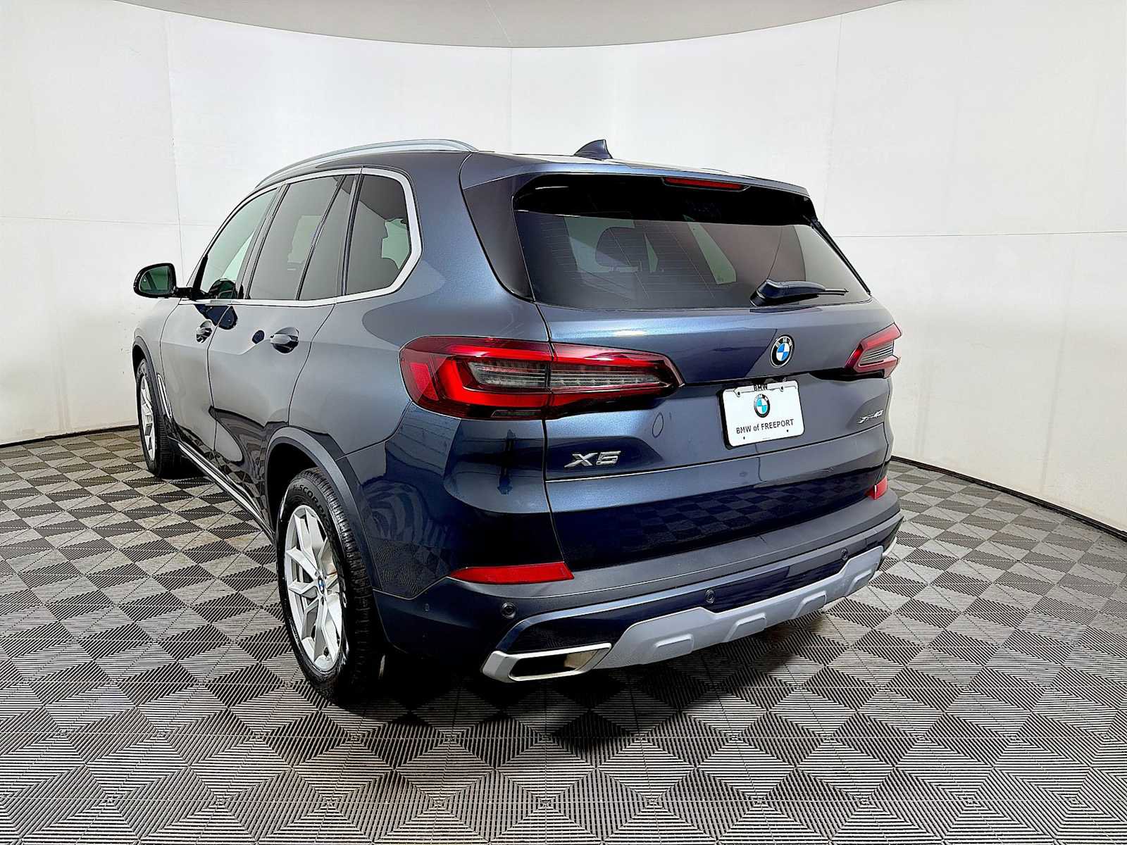 Used 2022 BMW X5 xDrive40i w/ Premium Package image 5