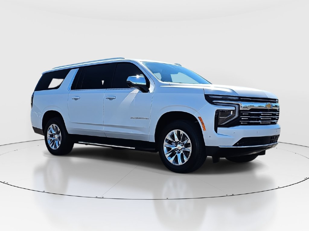 Used 2025 Chevrolet Suburban Premier AWD/4WD image 3