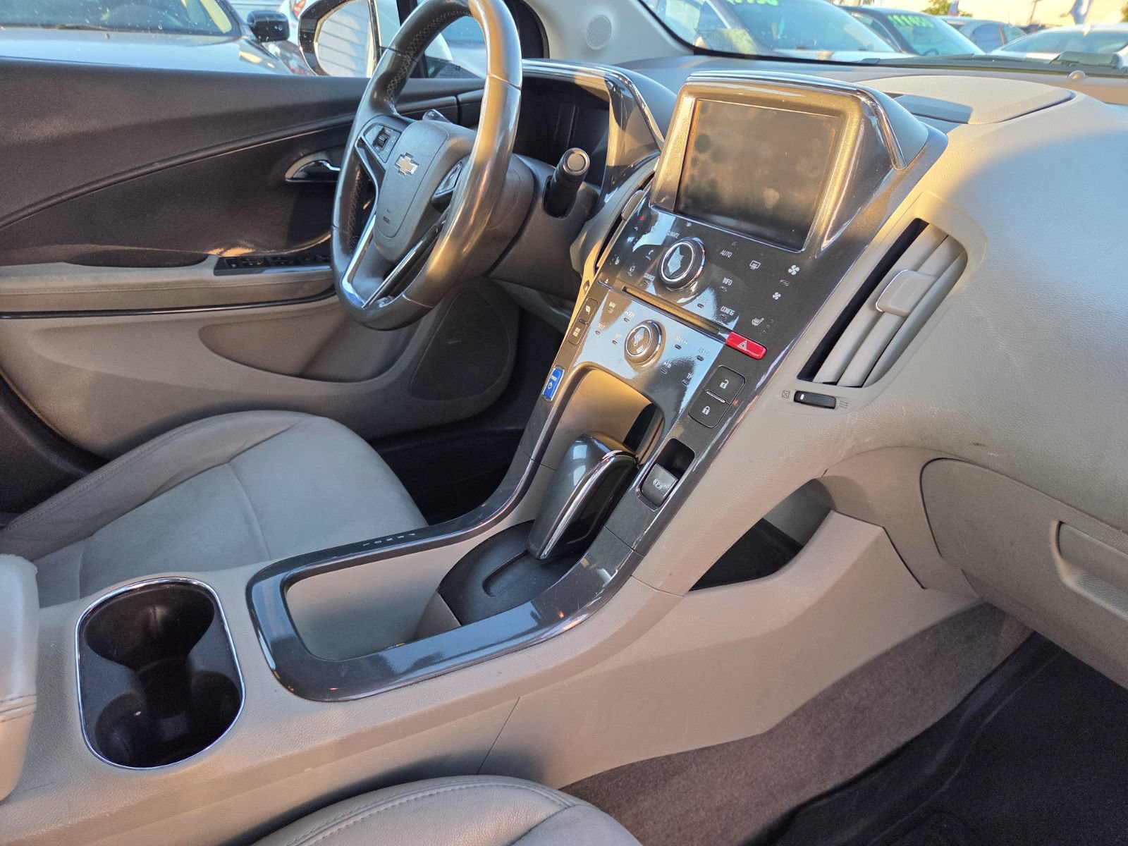Used 2013 Chevrolet Volt Premium w/ Premium Trim Package FWD image 17