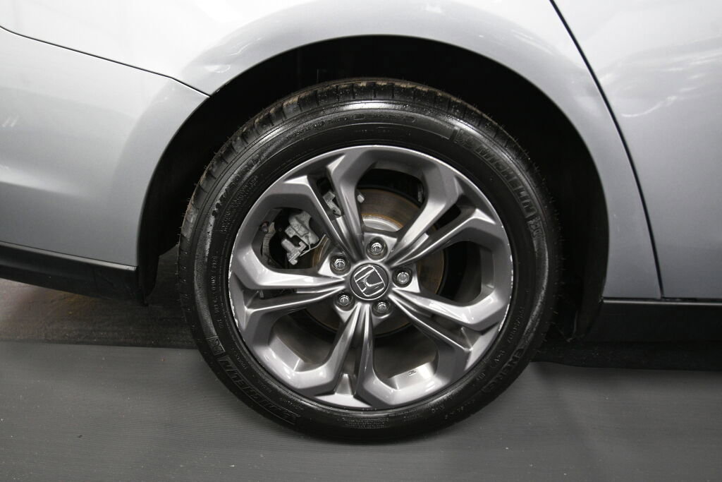 Used 2023 Honda Accord EX image 31