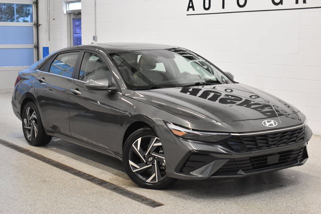 Used 2025 Hyundai Elantra Limited