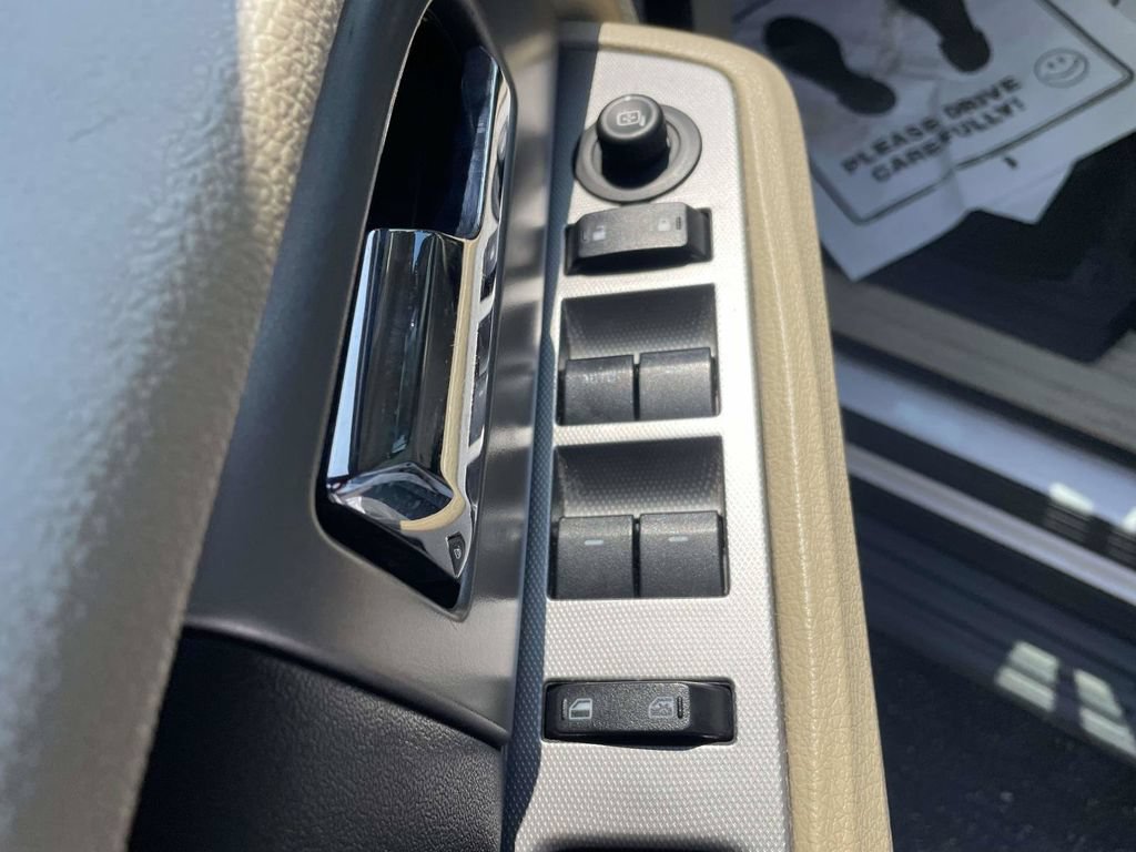 Used 2017 Ford Expedition EL XLT w/ Equipment Group 202A RWD image 16