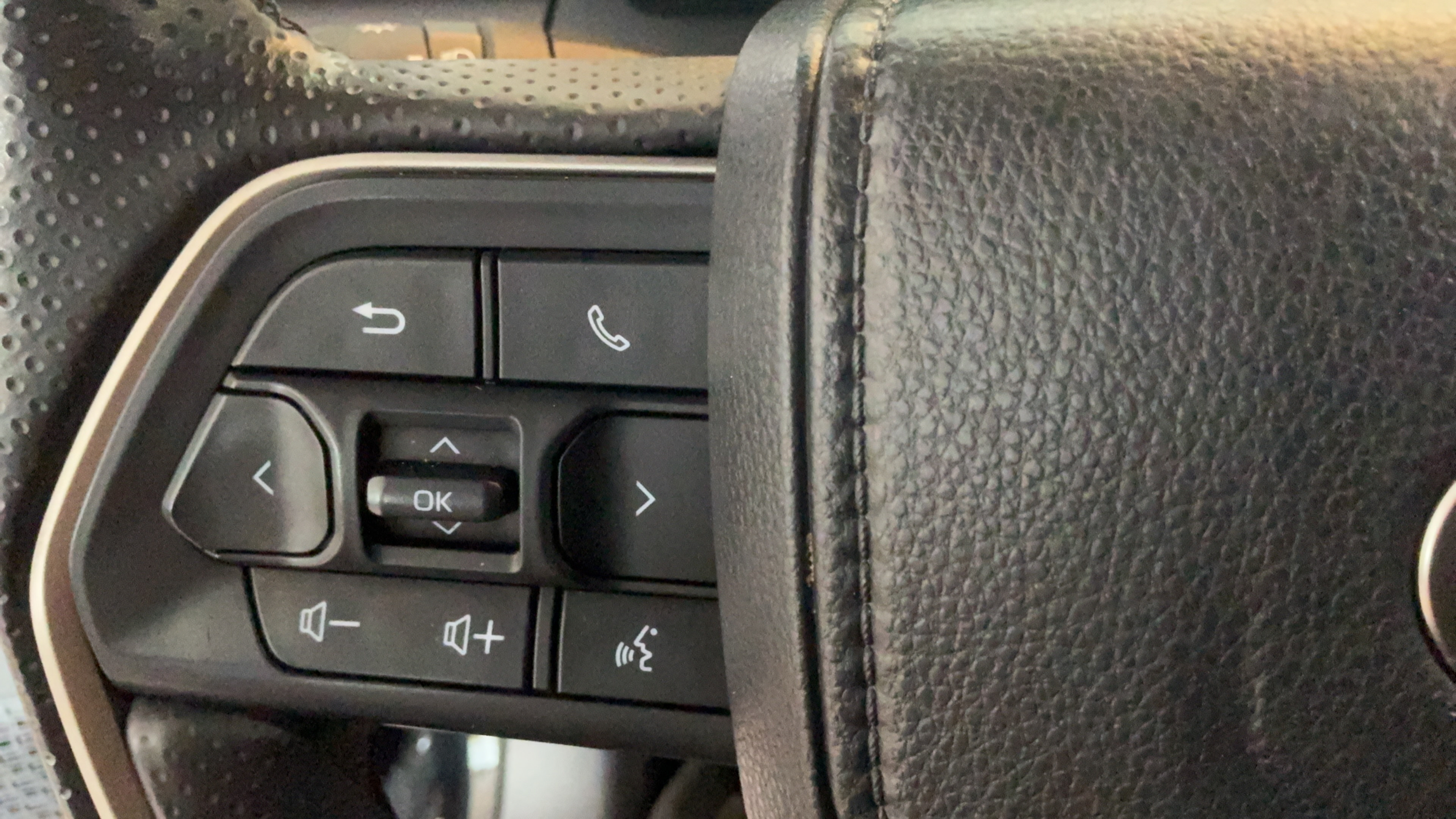 Used 2025 Toyota 4Runner TRD Off-Road AWD/4WD image 18