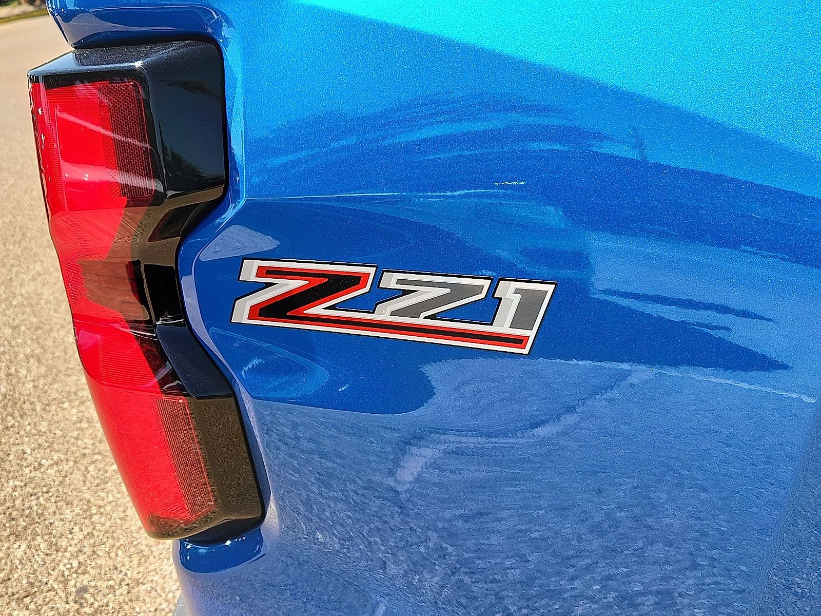 Used 2024 Chevrolet Colorado Z71 w/ Z71 Convenience Package 2 AWD/4WD image 8