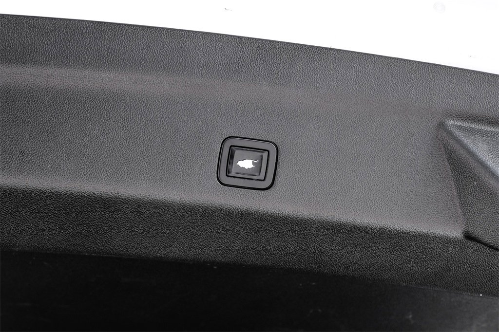 Used 2022 Chevrolet Suburban Premier image 58