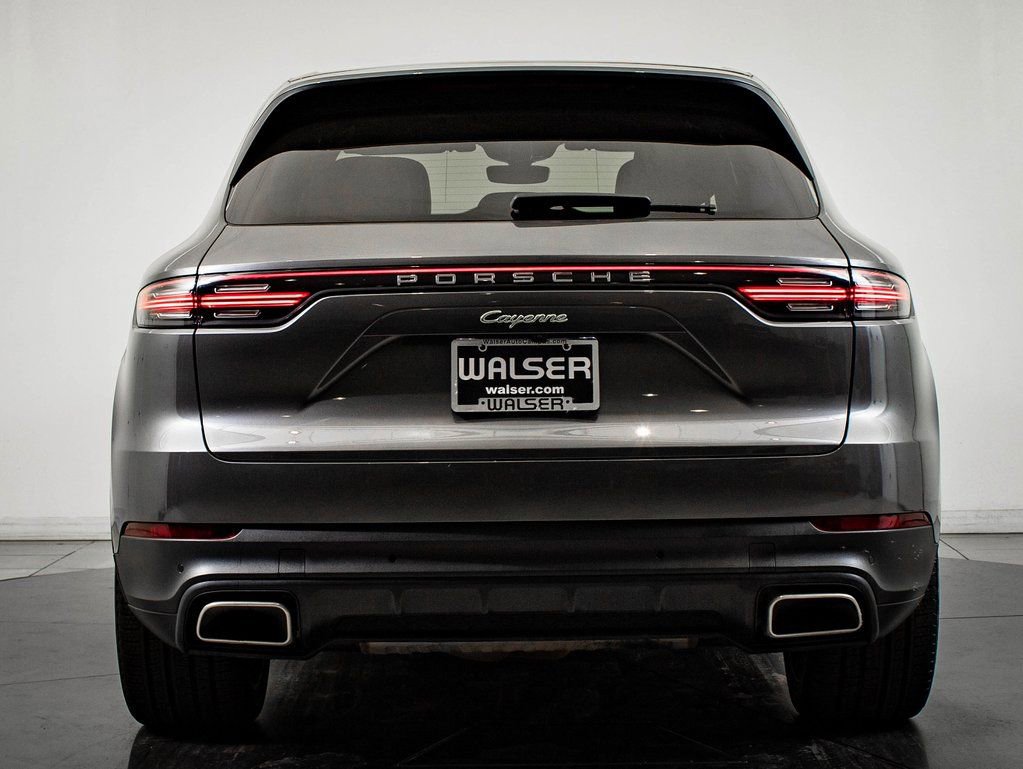 Certified 2022 Porsche Cayenne E-Hybrid w/ Premium Package image 7