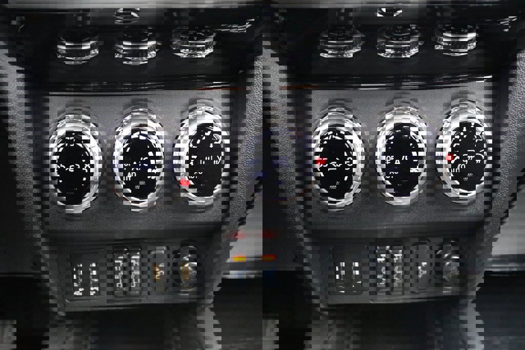 Used 2025 Mitsubishi Outlander Sport LE image 13