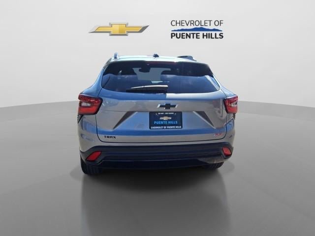 New 2026 Chevrolet Trax RS w/ Sunroof Package FWD image 7