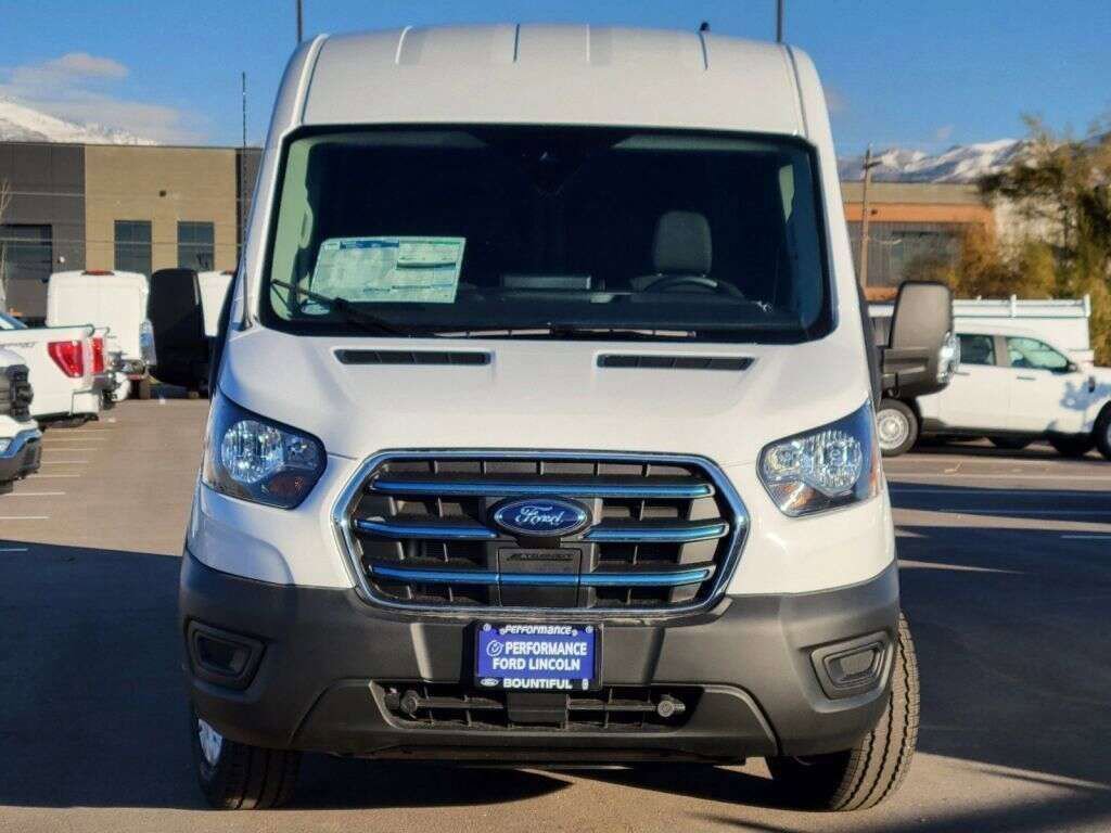 Used 2023 Ford E-Transit Medium Roof w/ Interior Upgrade Package image 10