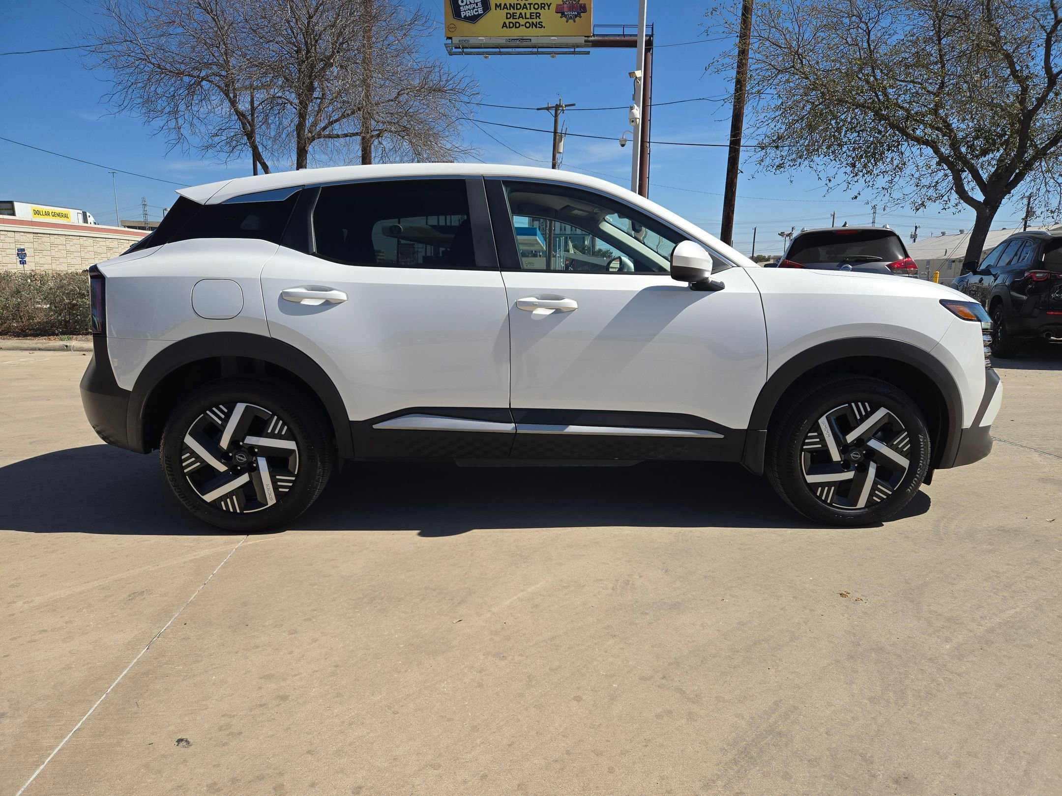 Certified 2025 Nissan Kicks SV w/ Interior Electronics Package image 8
