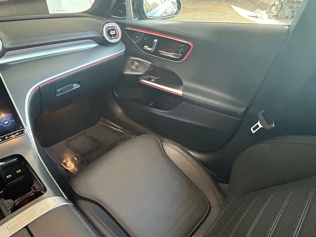 Used 2025 Mercedes-Benz C 300 4MATIC Sedan image 11