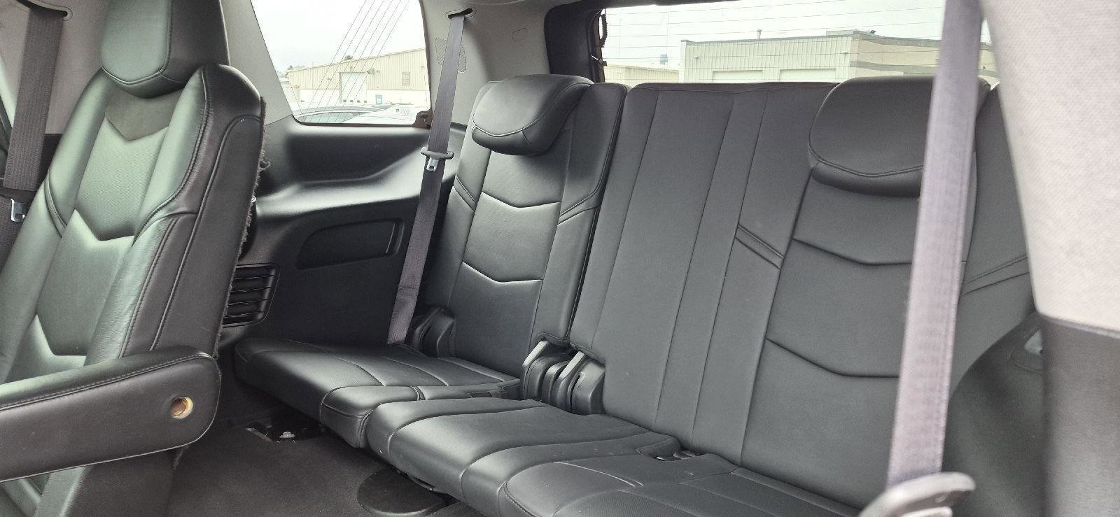 Used 2020 Cadillac Escalade Premium Luxury w/ Escalade Sport Edition image 8