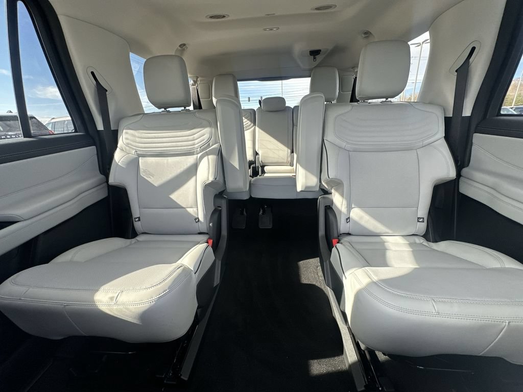 New 2026 Ford Expedition Max Platinum w/ Platinum Ultimate Package AWD/4WD image 13