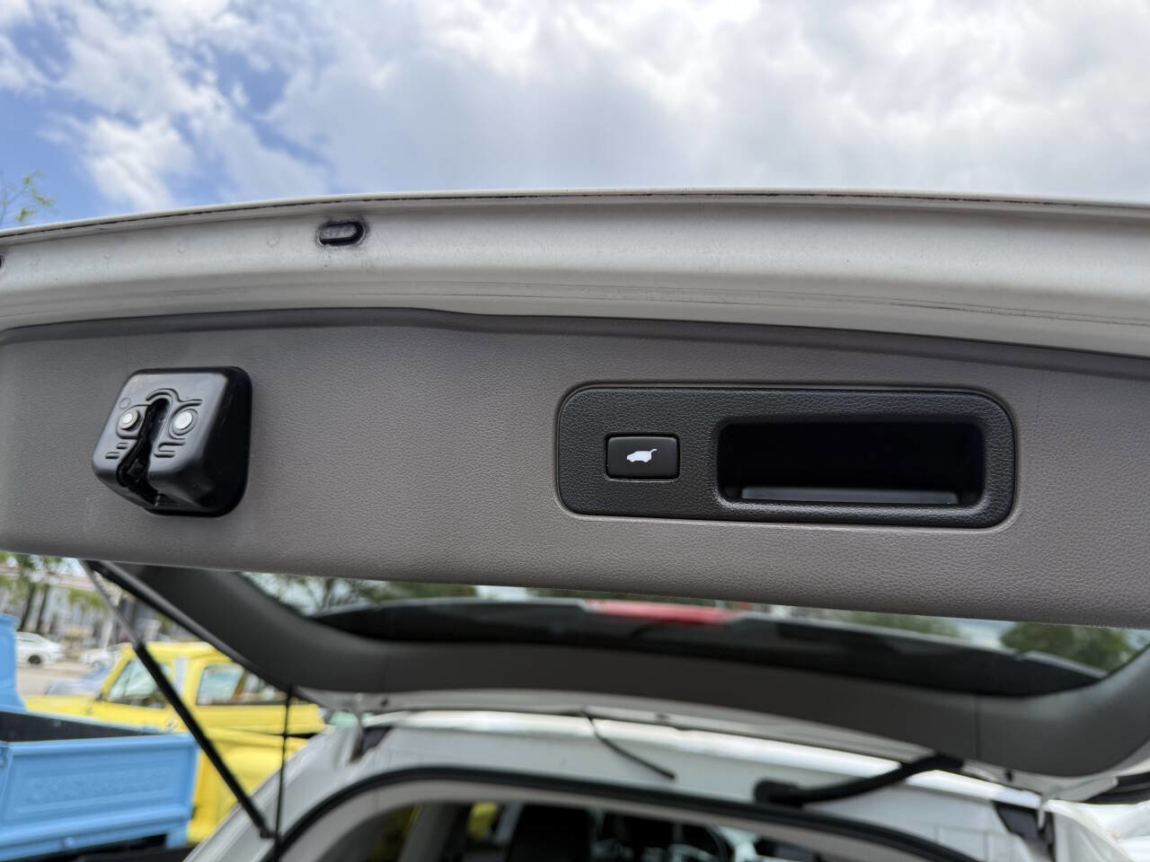 Used 2015 Honda Odyssey Touring Elite image 21