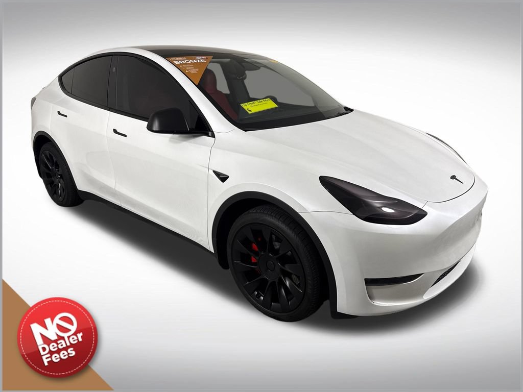 Used 2024 Tesla Model Y Long Range AWD/4WD image 1