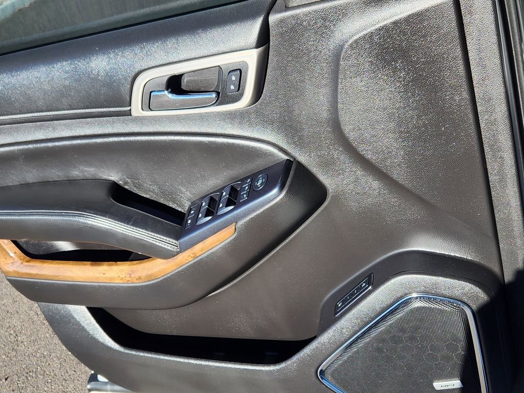 Used 2015 GMC Yukon Denali w/ Touring Package image 11