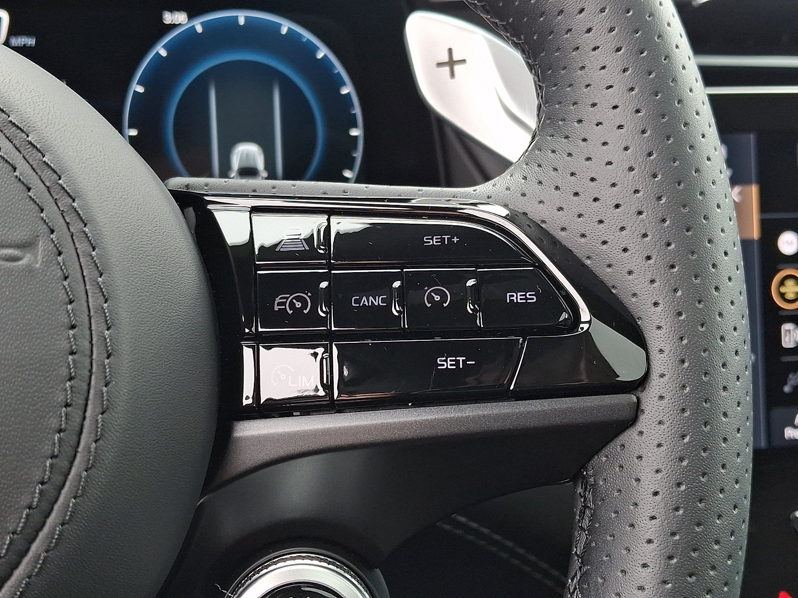 Certified 2025 Maserati Grecale GT AWD/4WD image 23