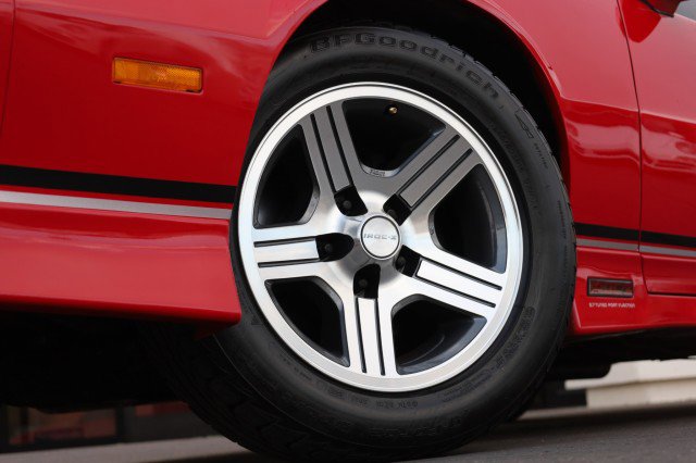 Used 1990 Chevrolet Camaro IROC-Z RWD image 44