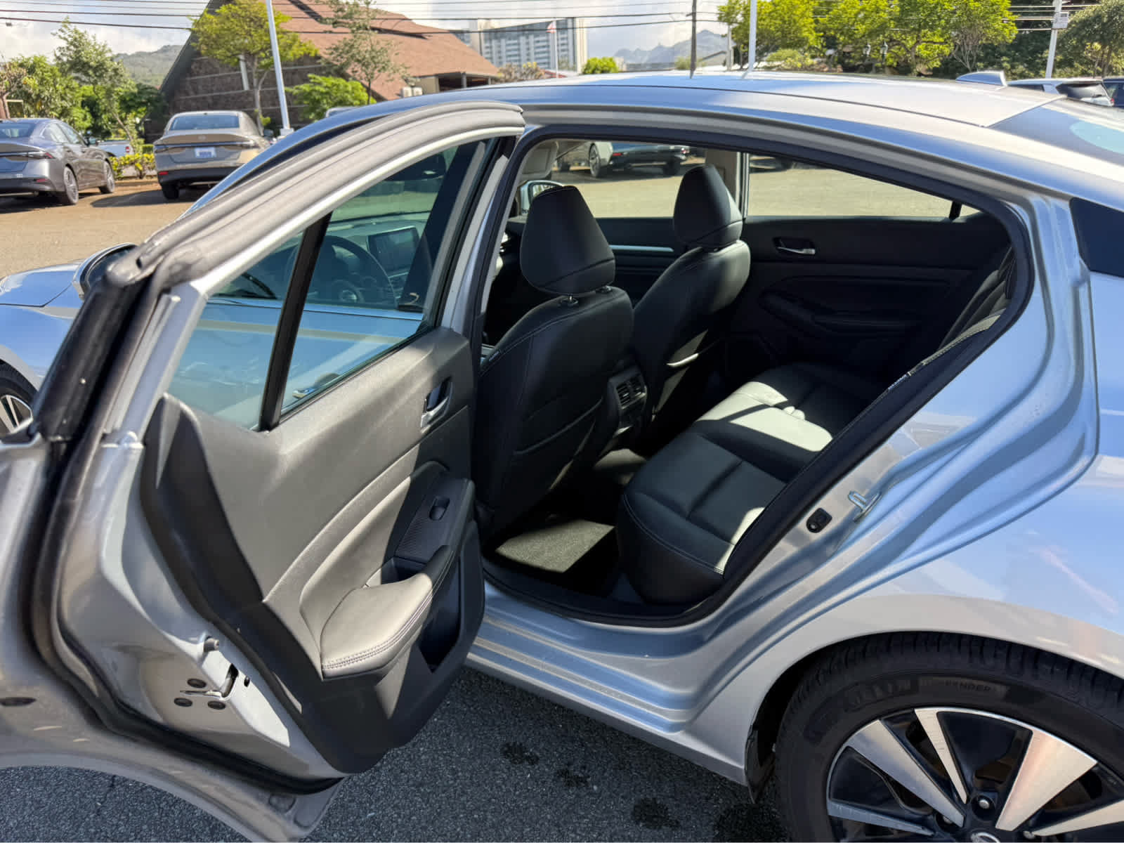 Used 2019 Nissan Altima 2.5 SL FWD image 9
