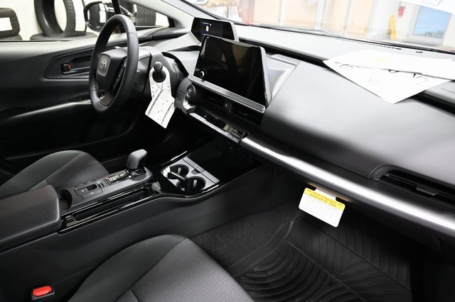 New 2026 Toyota Prius LE image 14