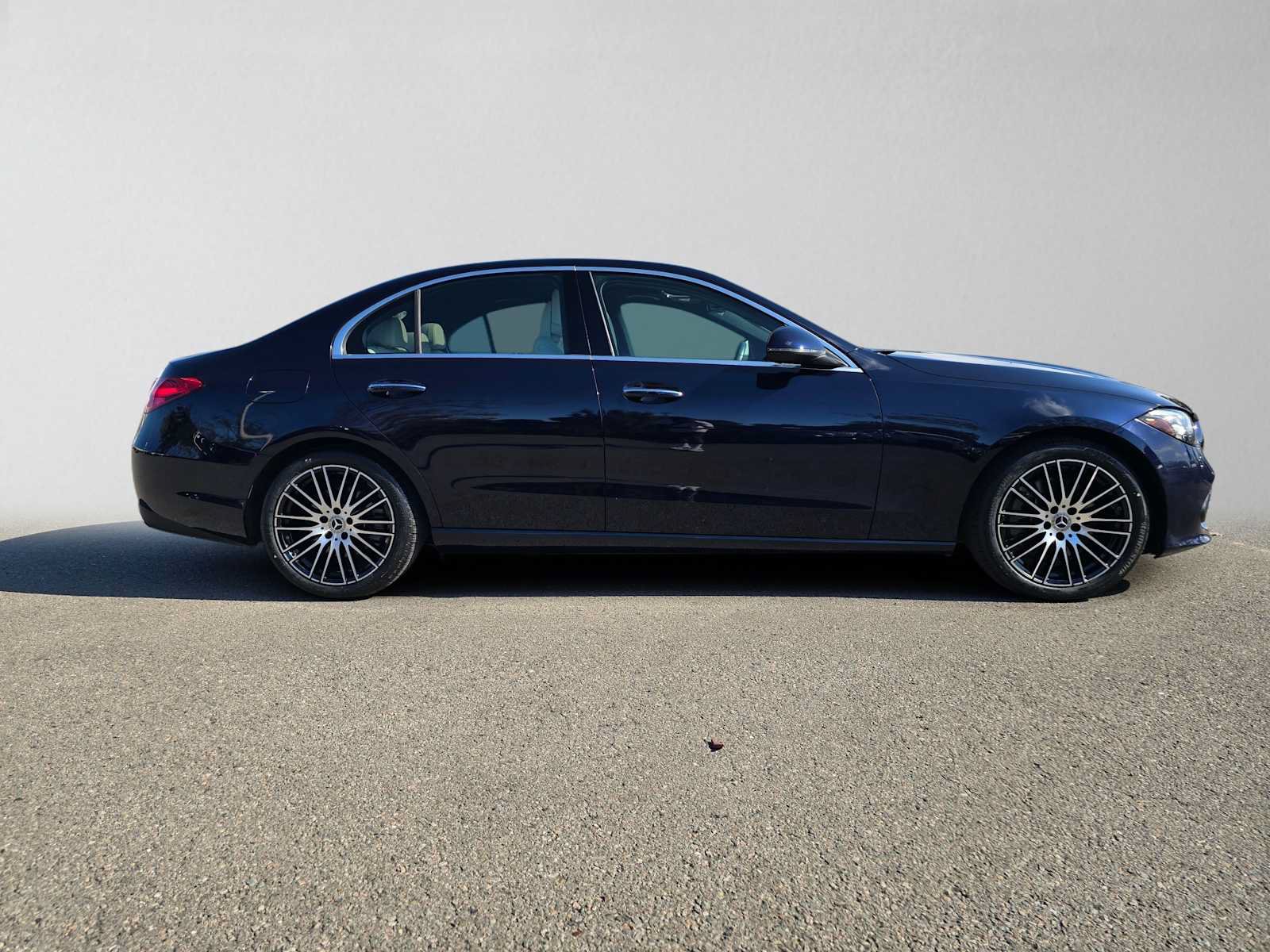 Used 2022 Mercedes-Benz C 300 Sedan image 2