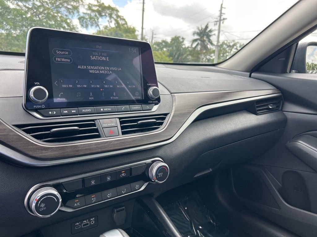 Used 2024 Nissan Altima 2.5 SV image 11