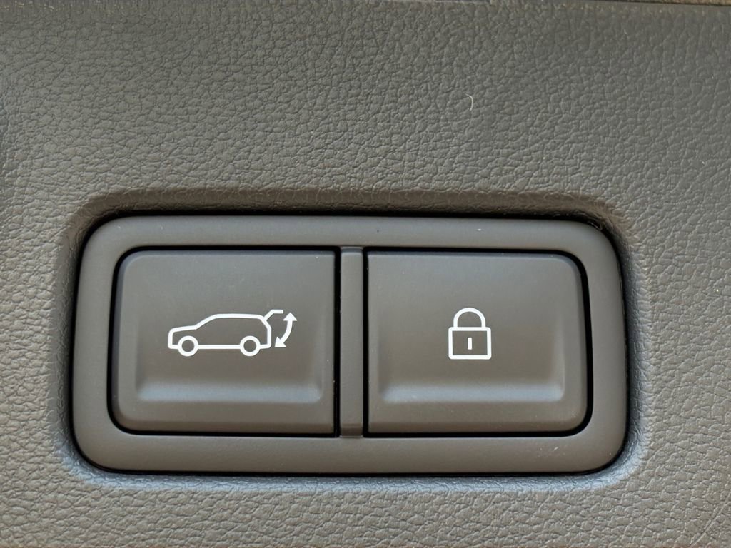 New 2026 Hyundai Santa Fe Limited FWD image 10