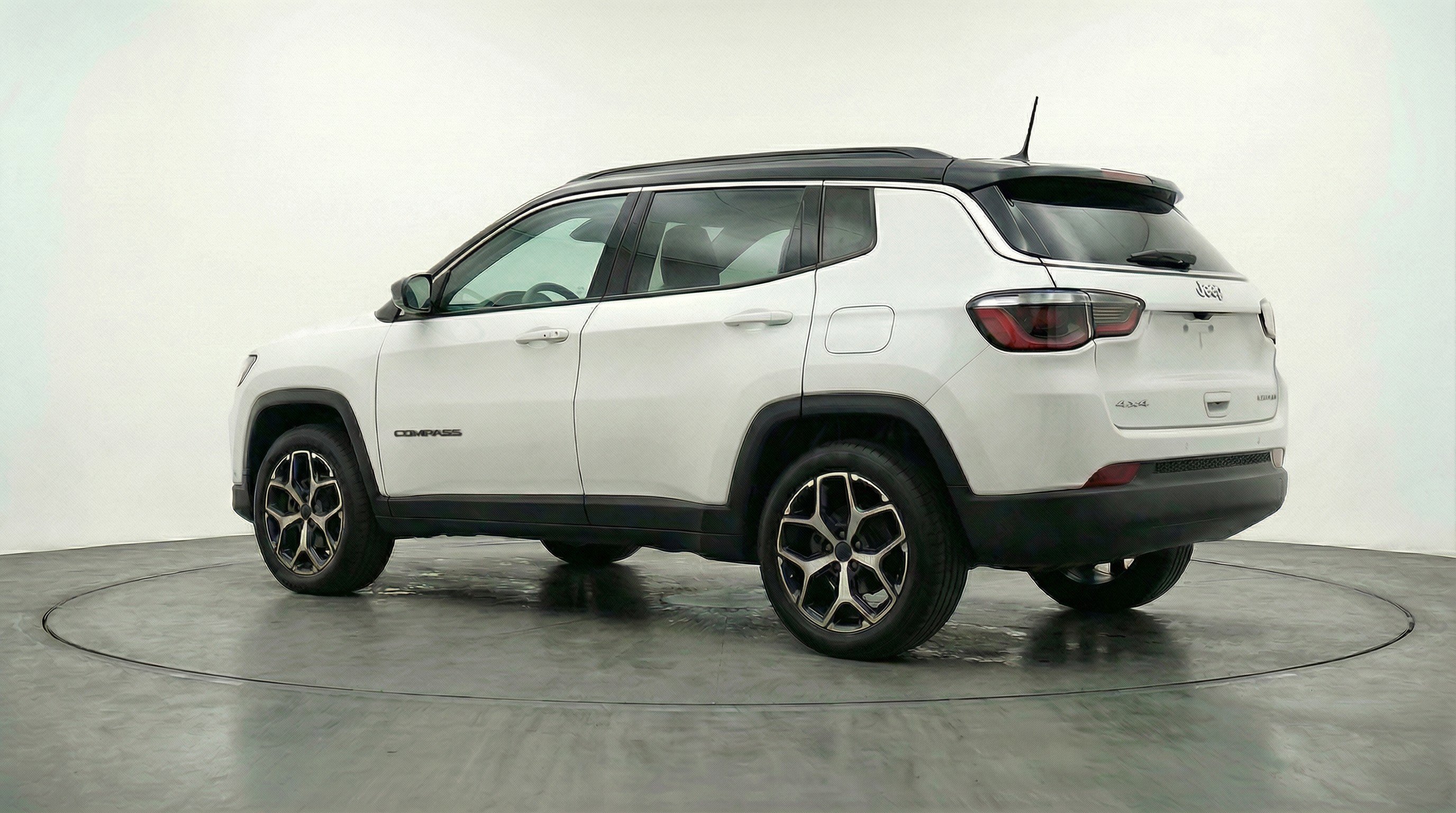 Used 2025 Jeep Compass Limited image 6