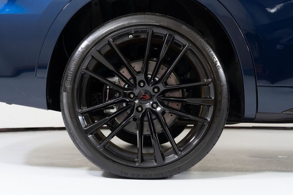 Used 2024 Maserati Levante Trofeo image 18